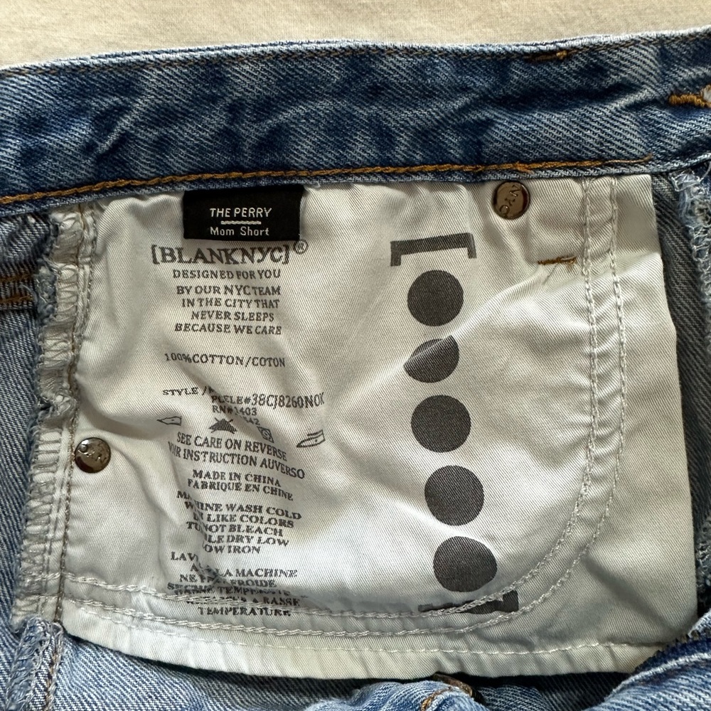 BLANK-NYC The Perry Mom Shorts.